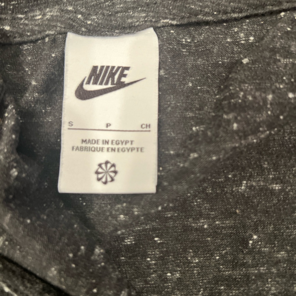 Nike bundle Nike Yellow V-Neck Women's Top and Nike black zip up hoodie- size S - Picture 9 of 11